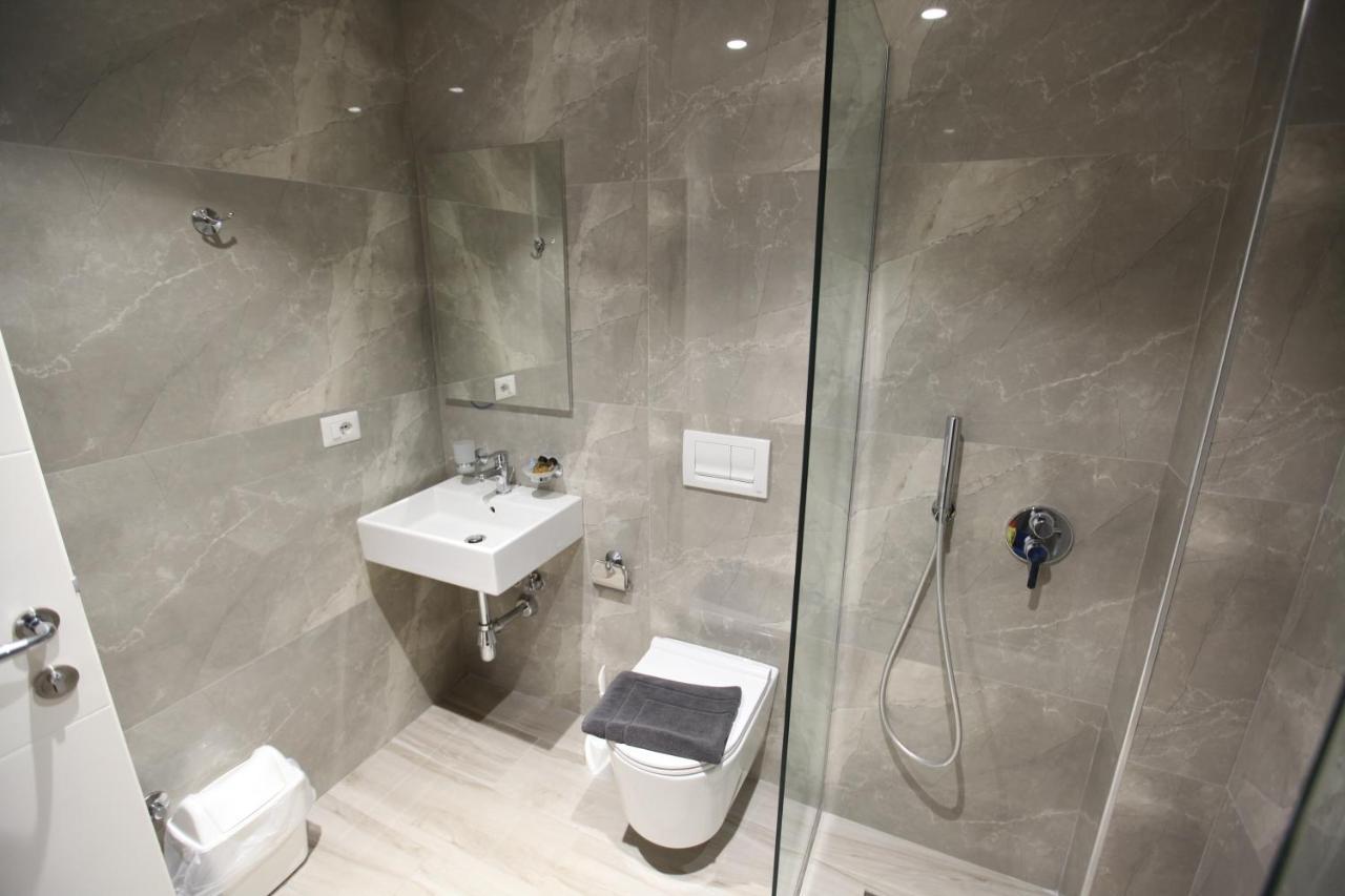 Hotel Bega Ksamil Bagian luar foto