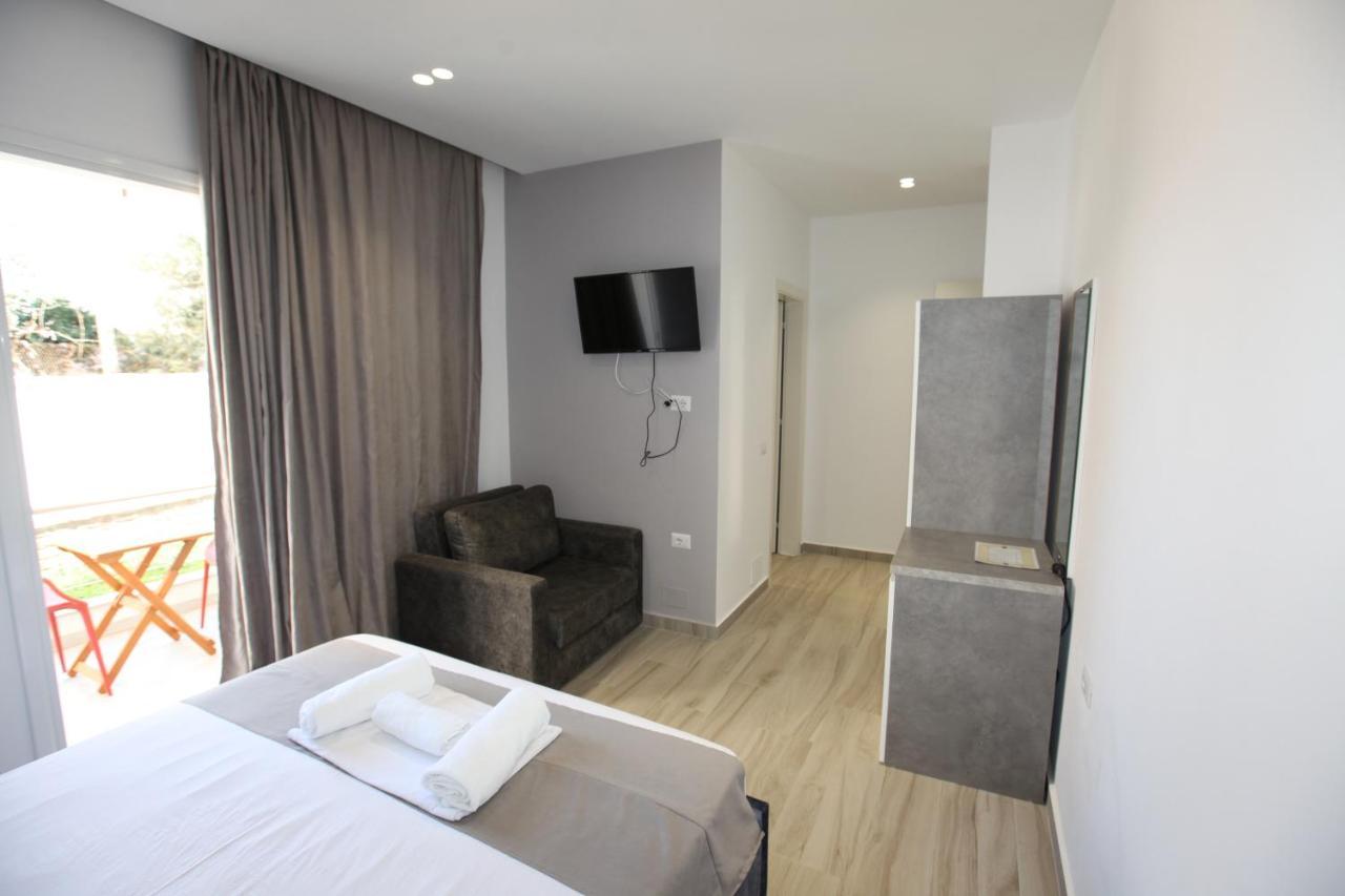 Hotel Bega Ksamil Bagian luar foto