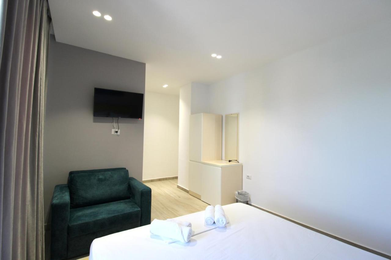 Hotel Bega Ksamil Bagian luar foto