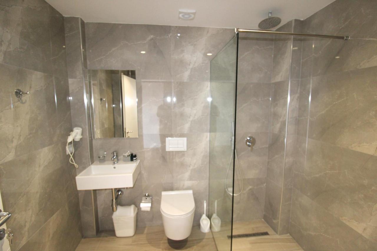 Hotel Bega Ksamil Bagian luar foto